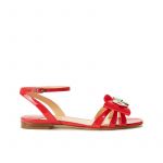 Coral red patent leather flat sandals with ankle strap and multicolor bow, SS19 collection by Fragiacomo