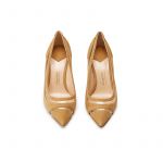 Décolleté in camoscio beige fatte a mano in Italia con dettagli in pvc trasparente, modello da donna by Fragiacomo