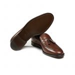 Light brown calfskin tassel loafers, hand made in Italy, elegant men's by Fragiacomo