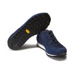 Sneakers in pelle di camoscio blu fatte a mano in Italia, modello da uomo by Fragiacomo, vista da sotto