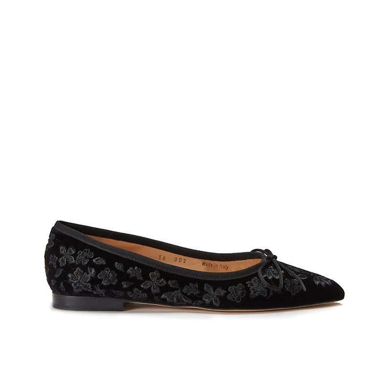 Ballerine in velluto nere con ricamo floreale ton sur ton all over, modello da donna, by Fragiacomo