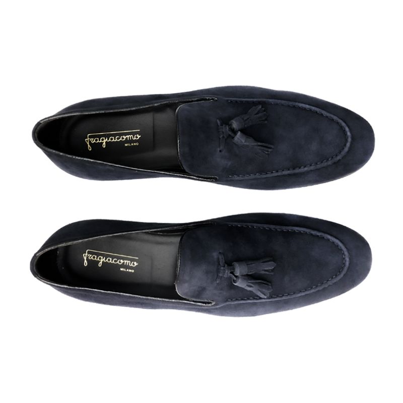 Mocassini blu con nappine fatti a mano in camoscio con suola in pelle, modello da uomo by Fragiacomo