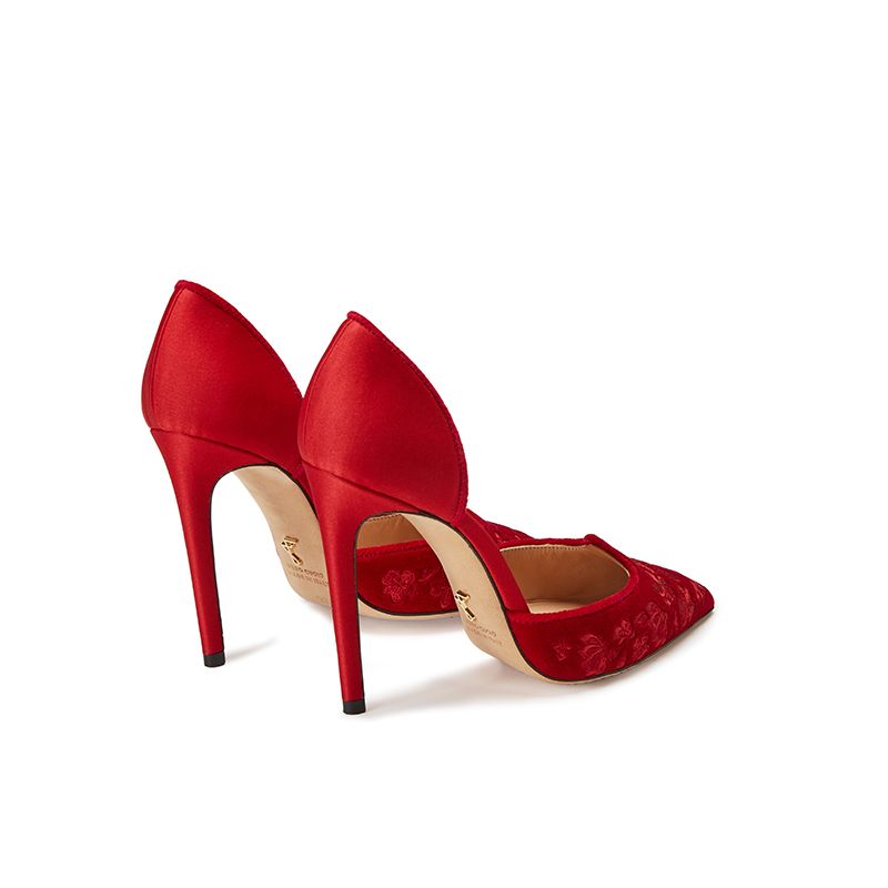 Red velvet pumps with embroidery ton sur ton on the point and satin on the back part, elegant women's, by Fragiacomo, back view