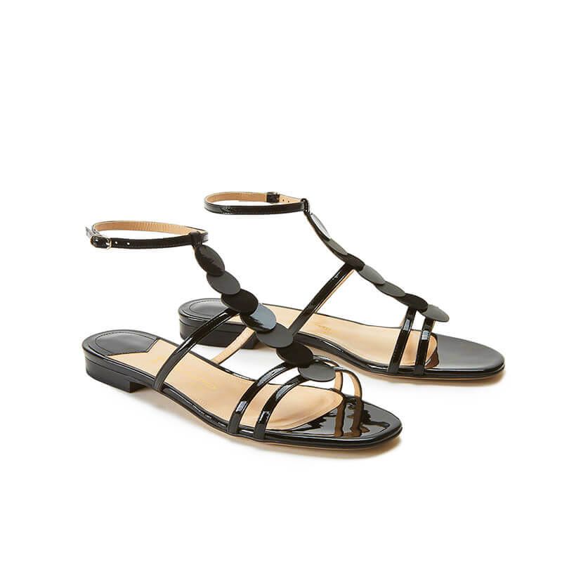 Sandali neri in vernice con cinturino e dischi in pelle di camoscio, collezione SS19 by Fragiacomo, vista laterale
