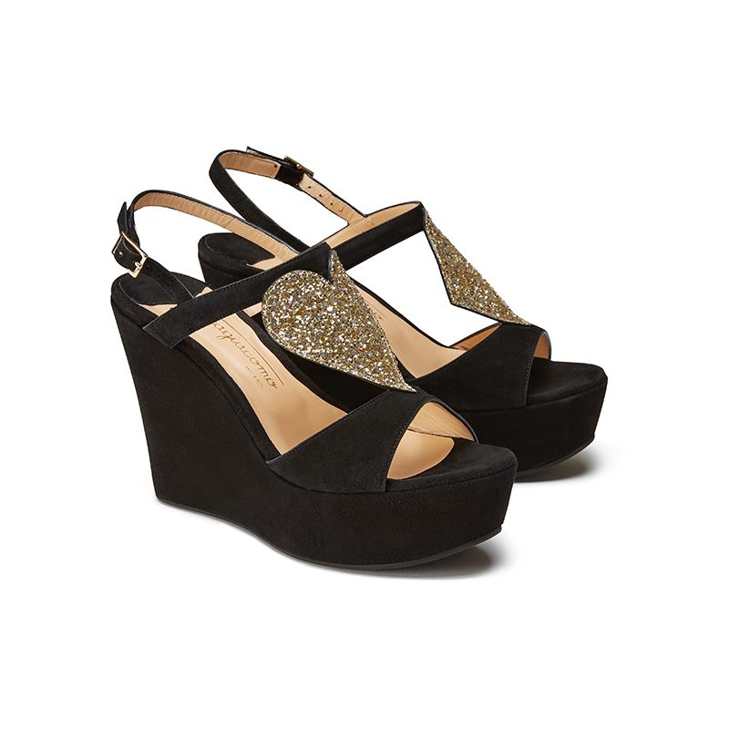 Sandali con zeppa in camoscio neri fatti a mano in Italia con simboli in glitter oro, modello da donna by Fragiacomo
