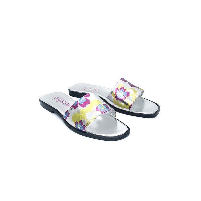 Silver laminated leather flat sandals with multicolor floral pattern hand made in Italy, women's model by Fragiacomo