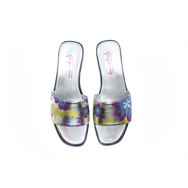 Silver laminated leather flat sandals with multicolor floral pattern hand made in Italy, women's model by Fragiacomo