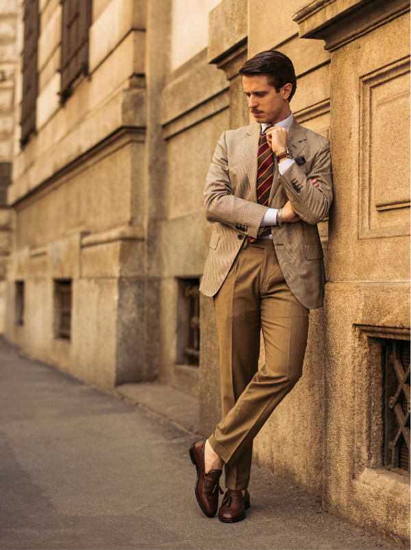 Influencer Marco Taddei wearing light brown calfskin tassel loafers hand made in Italy, elegant men's by Fragiacomo